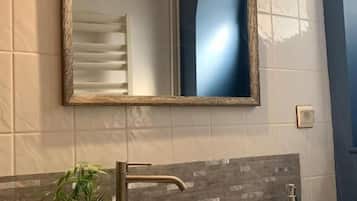 Dobbeltrom, hageutsikt | Bad