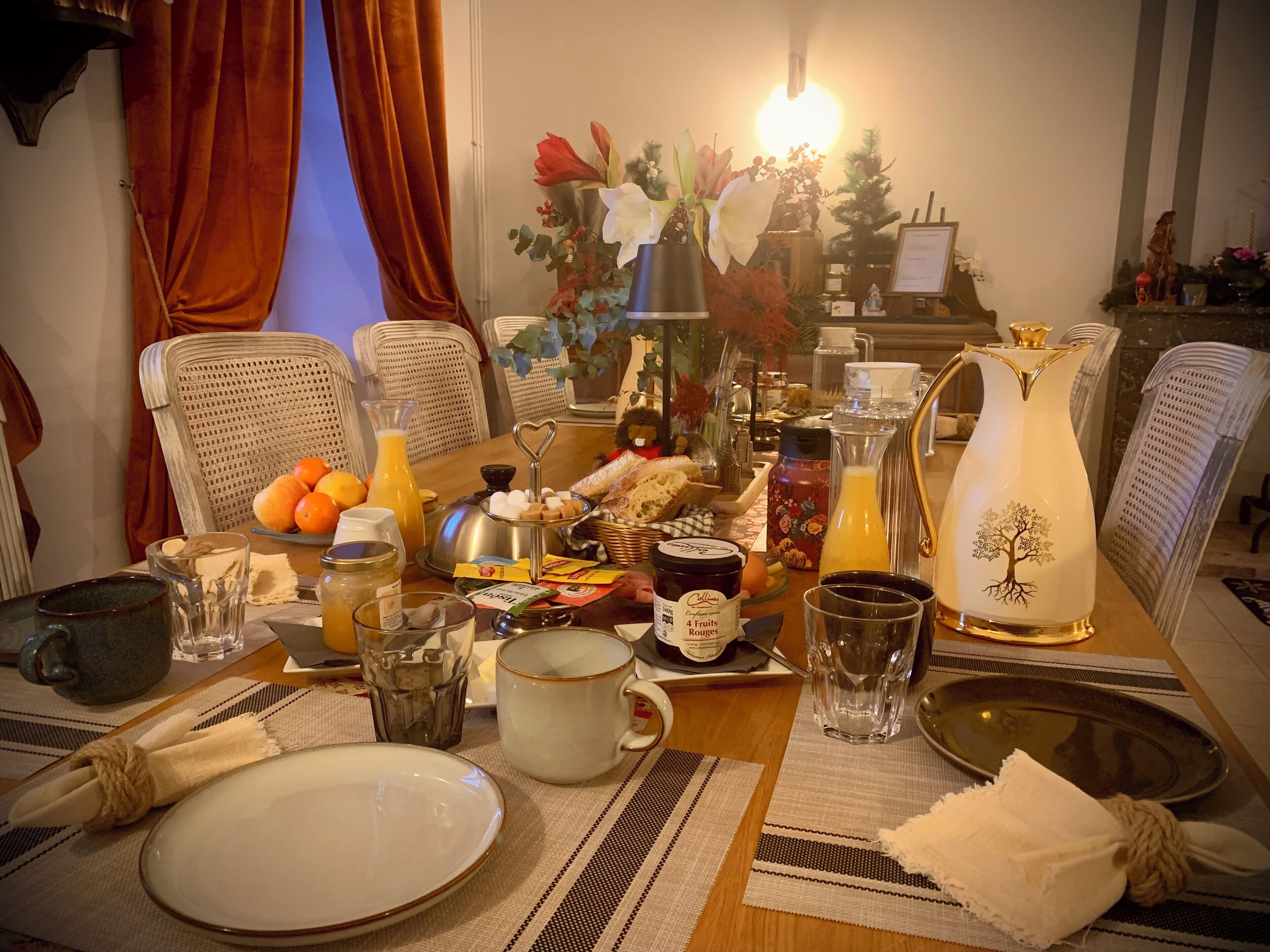 Petit déjeuner complet compris tous les jours