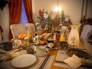 含每日全套早餐