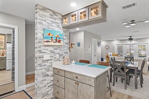 Dining - 🌞Walk to Beach | Steps to Pool | Misty Cove 206- Misty Cove Escape⛱️ (Miramar Beach)