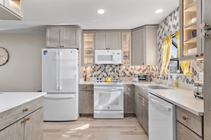 Fridge, microwave, oven, stovetop - 🌞Walk to Beach | Steps to Pool | Misty Cove 206- Misty Cove Escape⛱️ (Miramar Beach)
