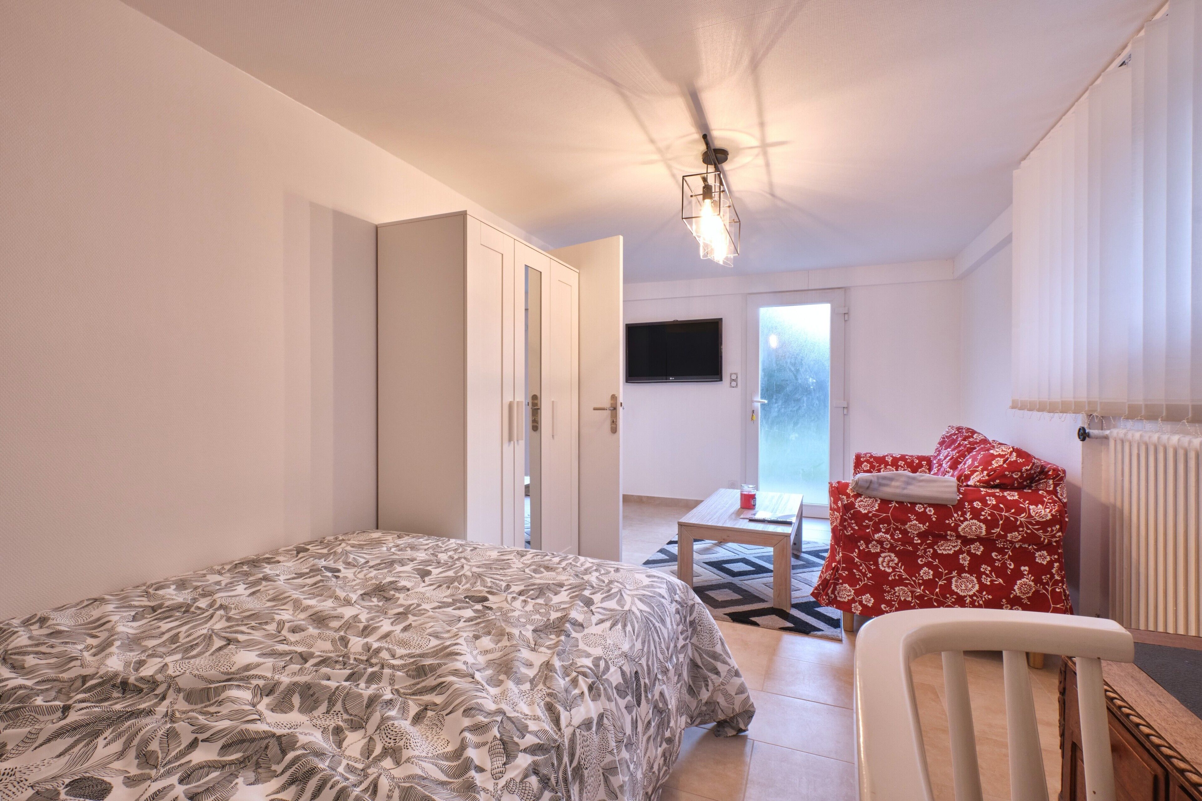 1 habitación y ropa de cama 