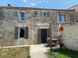 Exterior - 3 stars: between land and sea, lovely house. (Saint-Just-Luzac)