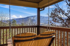 Property grounds - Teaberry Ridge*Wears Valley*Sleeps 4*Cozy*Private Hot Tub (Sevierville)