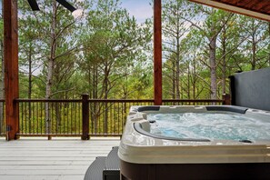 Outdoor spa tub - Tall Trees, Soaring Ceilings, Modern Comfort (Broken Bow)