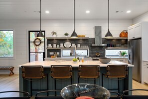 Fridge, microwave, oven, stovetop - Tall Trees, Soaring Ceilings, Modern Comfort (Broken Bow)