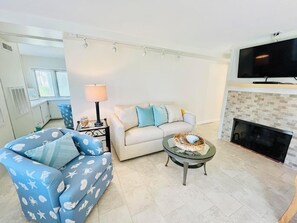 Smart TV, fireplace - Cozy 1-bedroom condo in perfect Rehoboth Beach with AC (Rehoboth Beach)