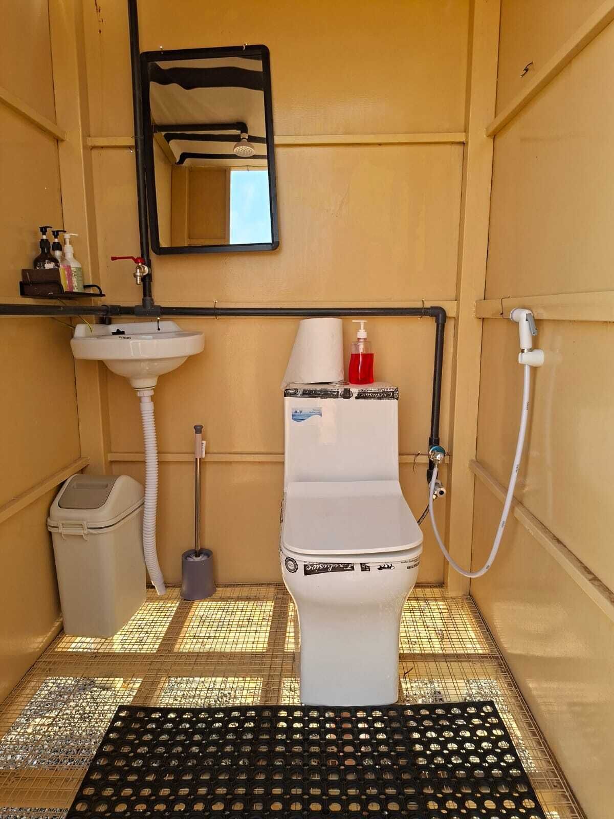 Towels, toilet paper