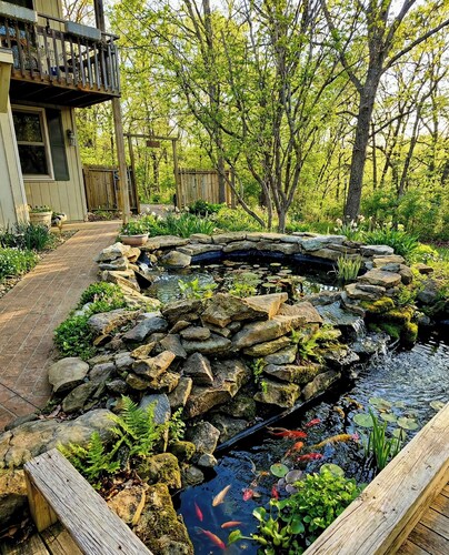 3BR/3.5BA Secluded Aqua-Eden Nature Manor; Ensuite Dual-Spas on 60 Scenic Acres