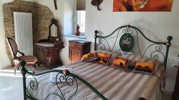 VerdunkelungsvorhĂ€nge, BĂŒgeleisen/BĂŒgelbrett, kostenloses WLAN