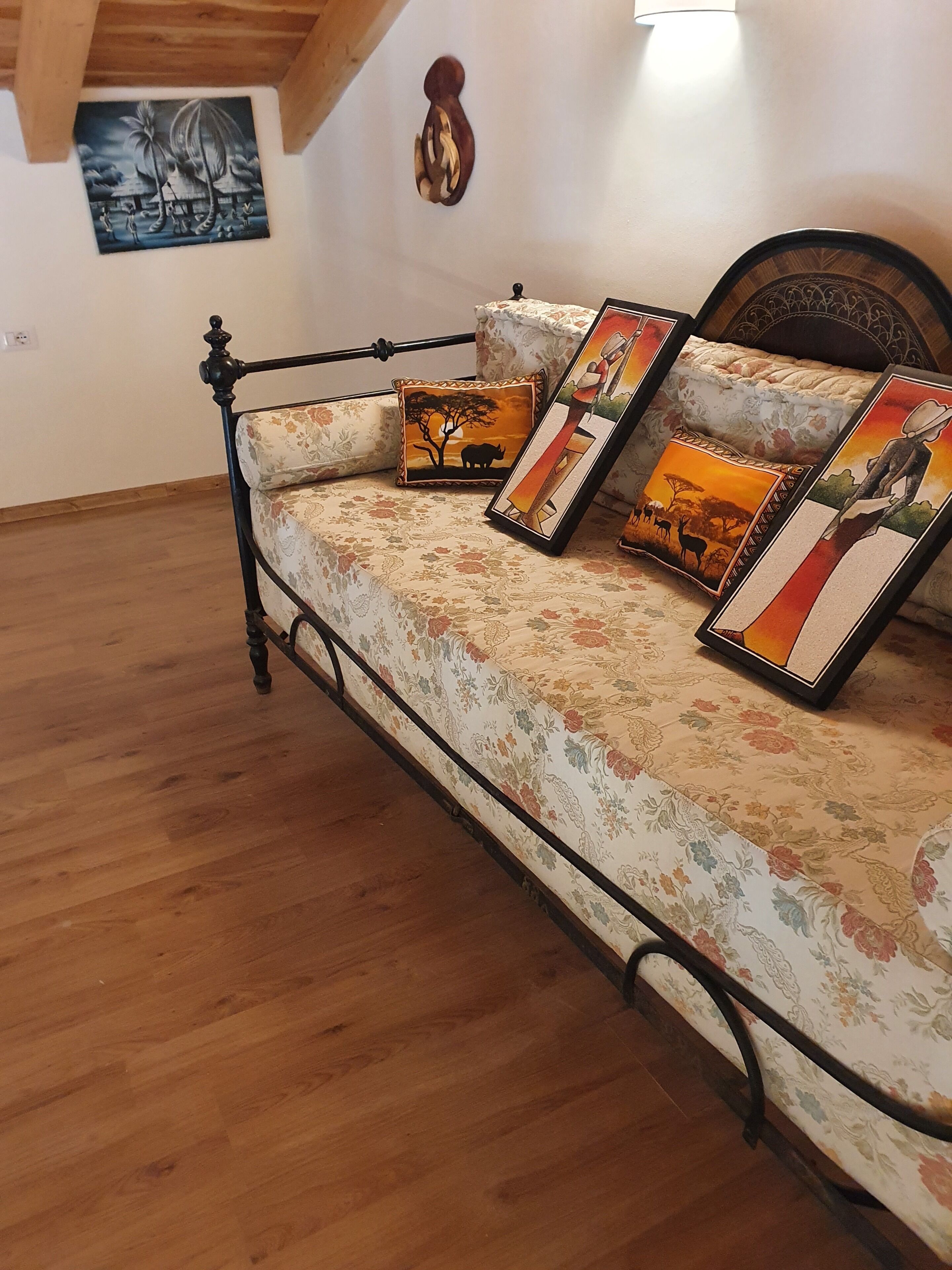 Deluxe Double Room, Balcony, Courtyard View | Blackout curtains, iron/ironing board, free WiFi