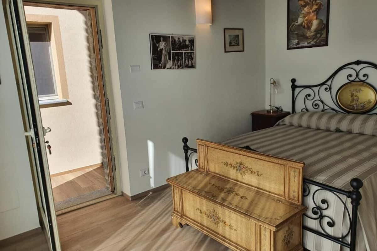 Double Room, Balcony, Courtyard View | Blackout drapes, iron/ironing board, free WiFi