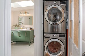 Interior - Mullica River 2 BR house with kayaks in Sweetwater (Mullica)