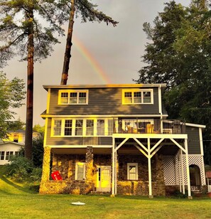 Exterior - The Weirs Retreat on Lake Winnipesaukee (Laconia)