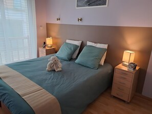 Iron/ironing board, WiFi - Cauterets Apartment – Comfort & Prime Location, Wi-Fi (Cauterets)
