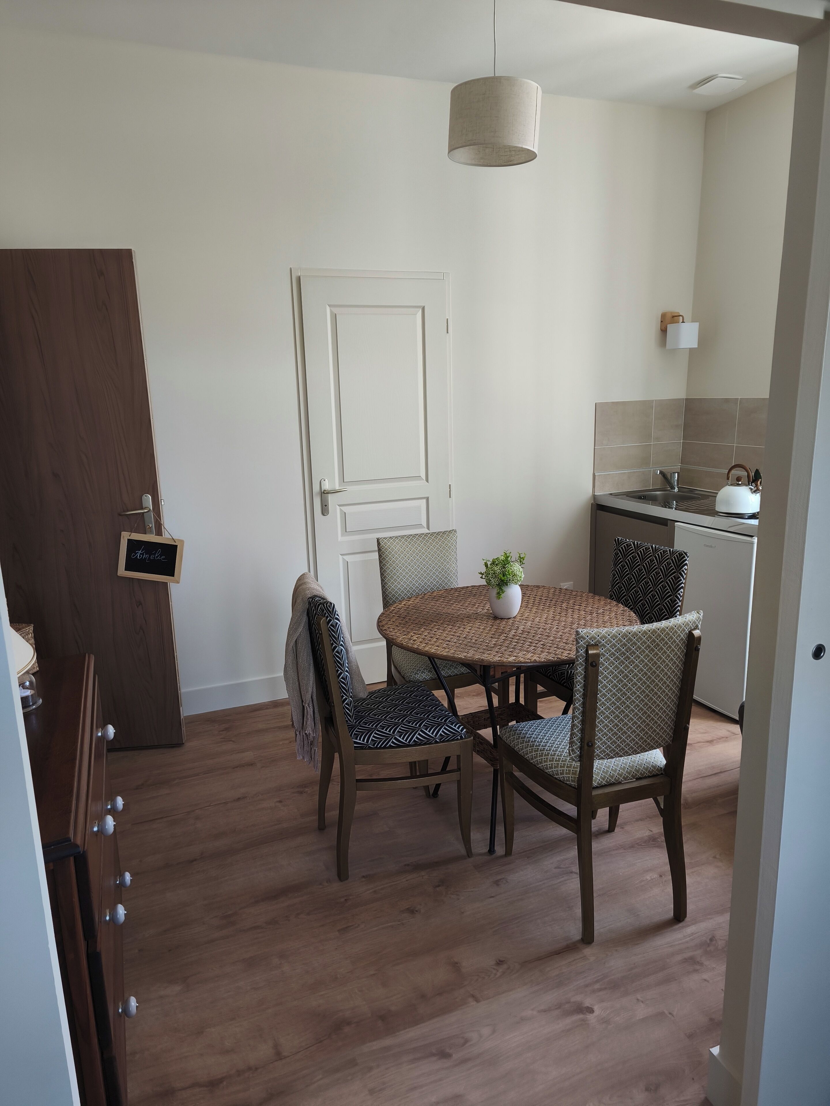 經典開放式客房 | 用餐區 | 供應午餐；法國菜