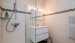 Toallas y papel de baño 
