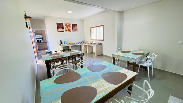 Esmorzar diari d'estil bufet gratuït 