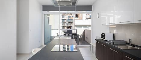 Penthouse, City View | Private kitchen | Electric kettle, toaster