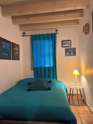 Strygejern/strygebræt, internetforbindelse, sengetøj