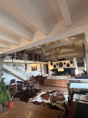 Dining - Le Marais de Capeau, private with pond, swimming pool and leisure facilities (Arles)