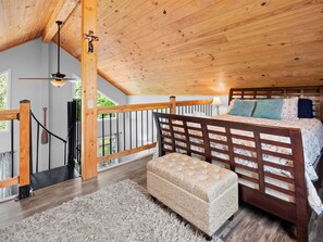 2 bedrooms, free WiFi, bed sheets - Jax Joint - Pet Friendly - perfect family vacation spot! (Crane Hill)