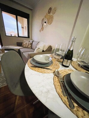 Dining - Charming apartment with private roof terrace from where there are sea views and the salt lakes. (Torrevieja)