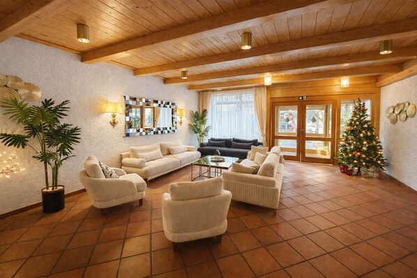 Lobby sitting area - Hotel Aqua (Bad Wörishofen)