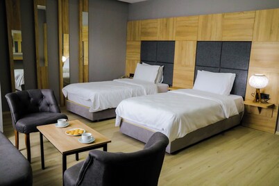 Bayraktepe Snow Hotel