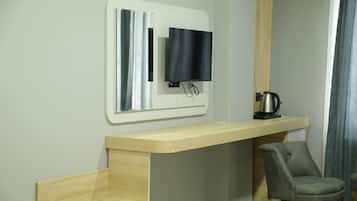 Deluxe Triple Room, Mountain View | Premium bedding, in-room safe, desk, laptop workspace