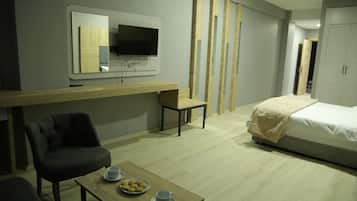 Deluxe Double Room, Mountain View | In-room safe, desk, laptop workspace, soundproofing