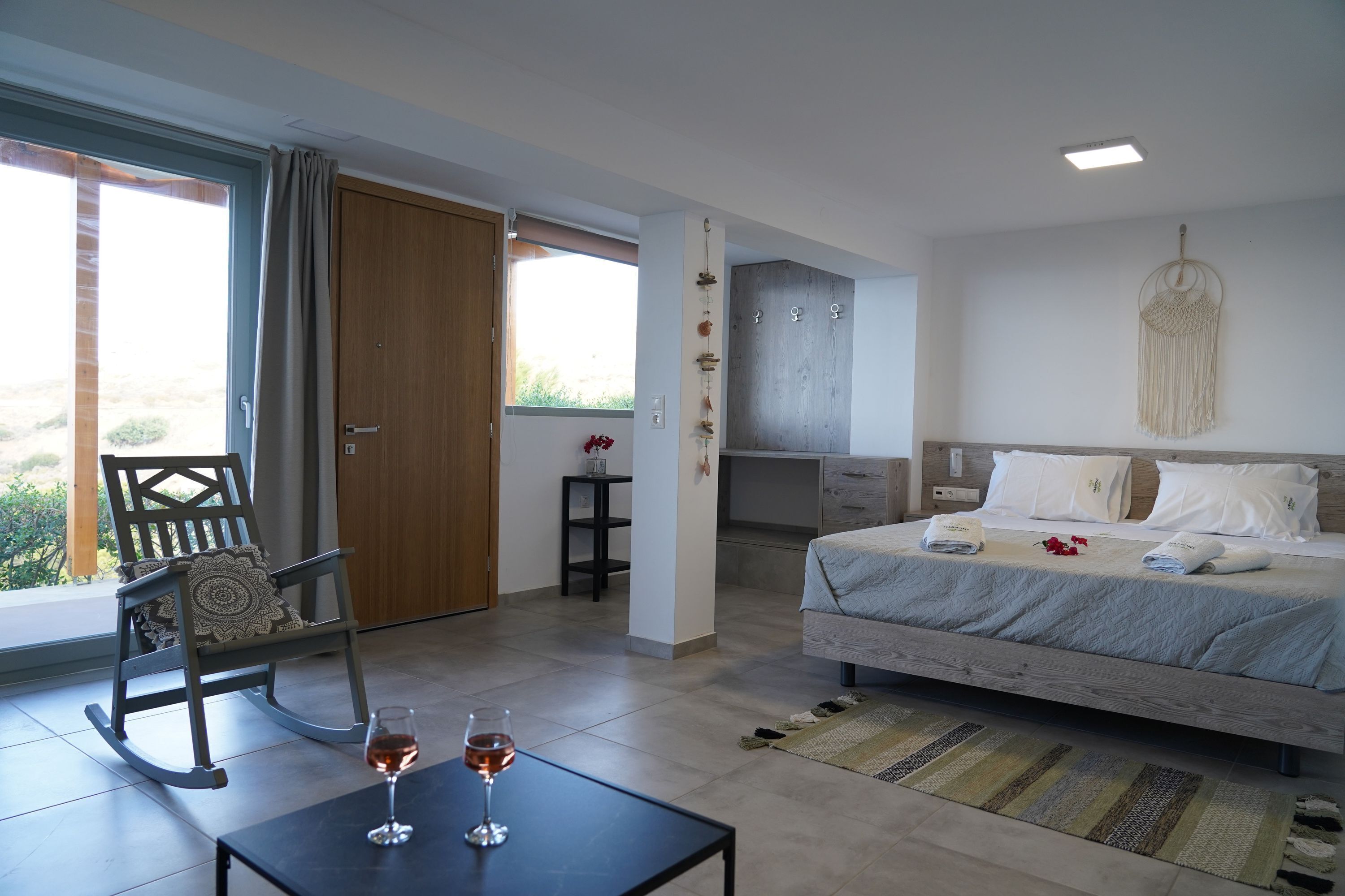 Fer et planche à repasser, Wi-Fi gratuit, draps fournis