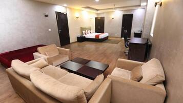 Soundproofing, iron/ironing board, free WiFi