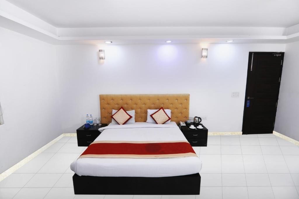 Deluxe Double Room | Soundproofing, iron/ironing board, free WiFi