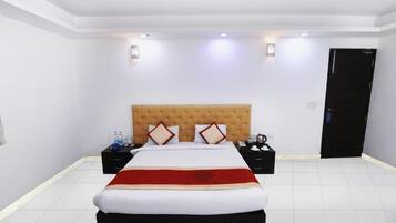 Deluxe Double Room | Soundproofing, iron/ironing board, free WiFi