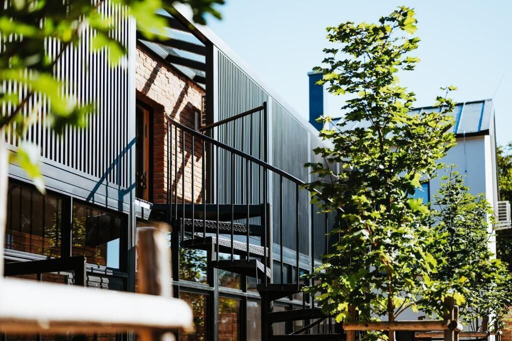 المنشأة من الخارج