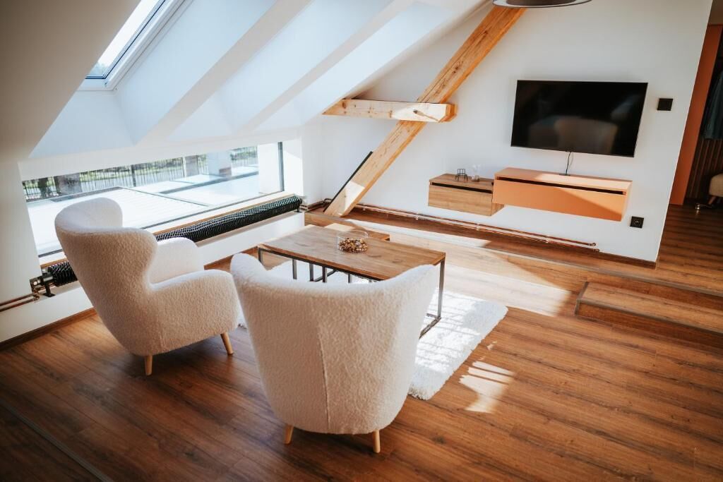 Pokoj 1 | Living area | TV