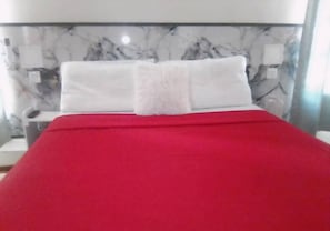Iron/ironing board, WiFi, bed sheets