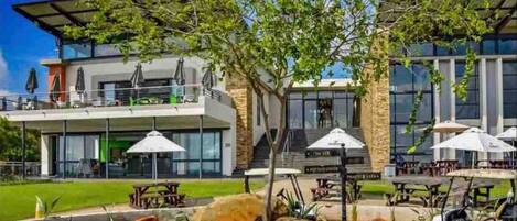 Apartment, 2 Bedrooms, Smoking | Exterior