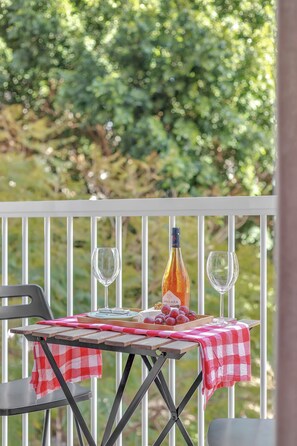 Outdoor dining - Malaga Apartment, 300 meters from the sea (Málaga)