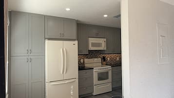 Microwave, stovetop, dishwasher