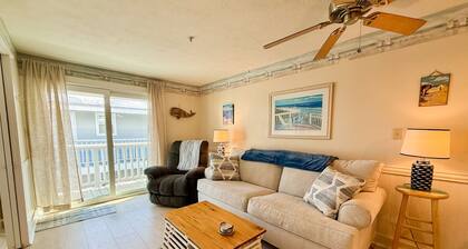 Coastal luxury condo steps from Wells Beach w/ AC, WiFi & full kitchen