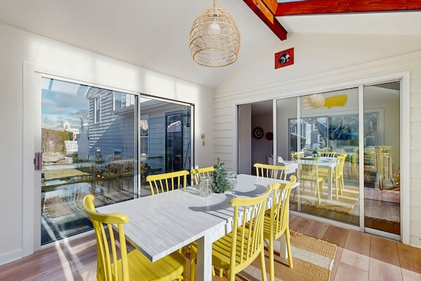 Outdoor dining