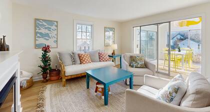 Inviting coastal home w/ yard: walk to beach, town & train
