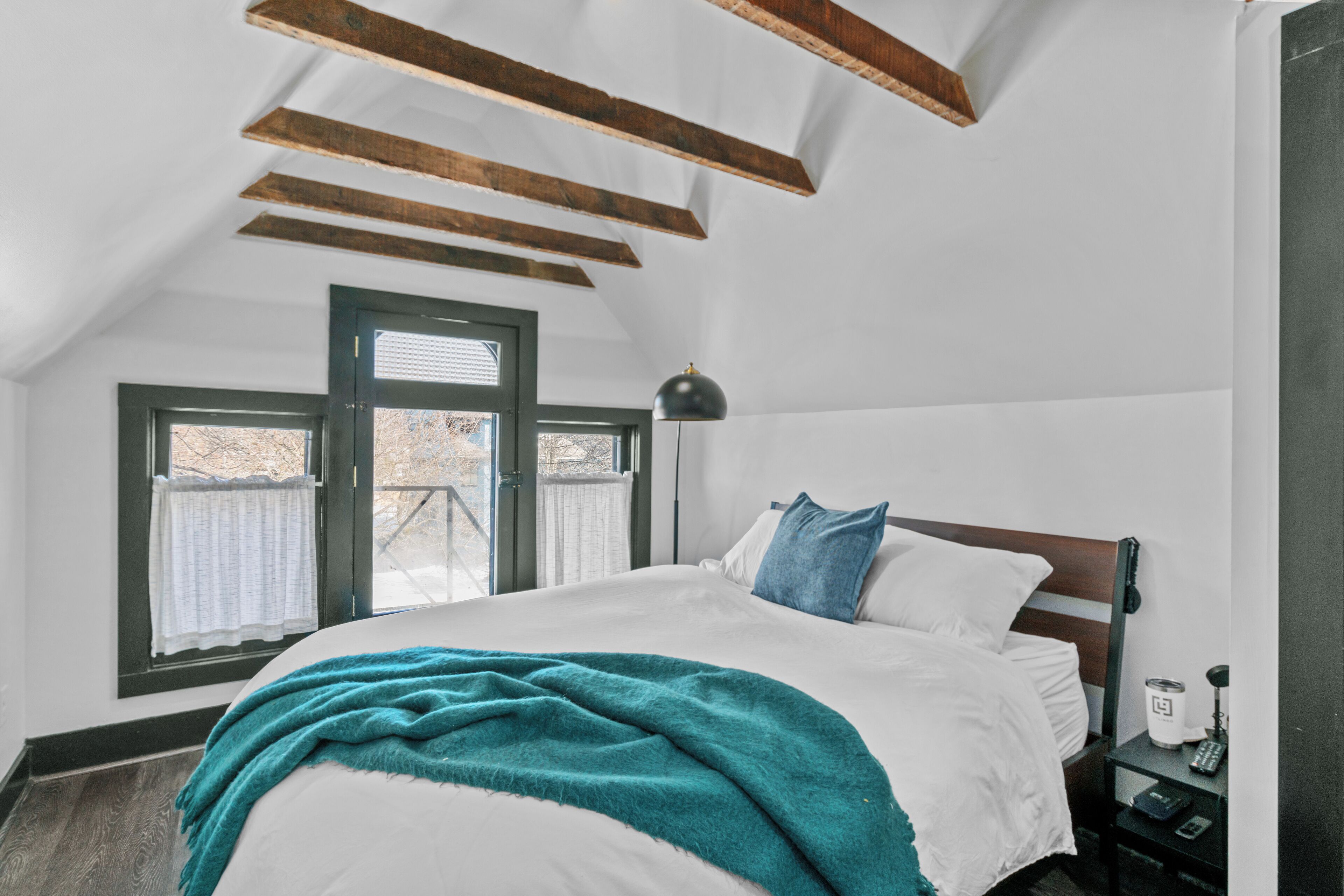 Internet, bed sheets