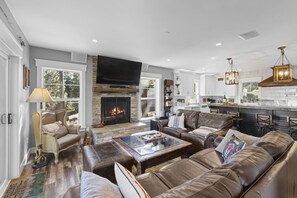 TV, fireplace, table football, ping pong - Lake Tahoe Luxury Retreat w/ Hot Tub & Game Room (Carnelian Bay)