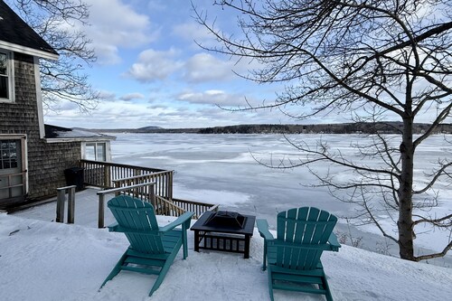 Idyllic Lakefront Retreat:  pvt dock & beach for kayaking, swimming & fishing