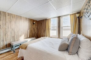 3 habitaciones, tabla de planchar con plancha, internet y ropa de cama 