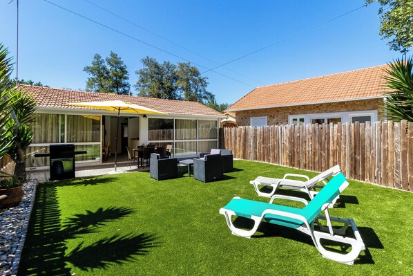 Superior Villa, 2 Bedrooms, Balcony, Garden View | Terrace/patio - Rural Natura (Leiria)