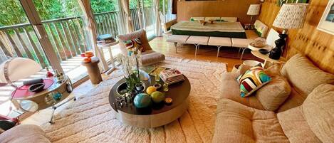 Fernseher, Tischtennisplatte